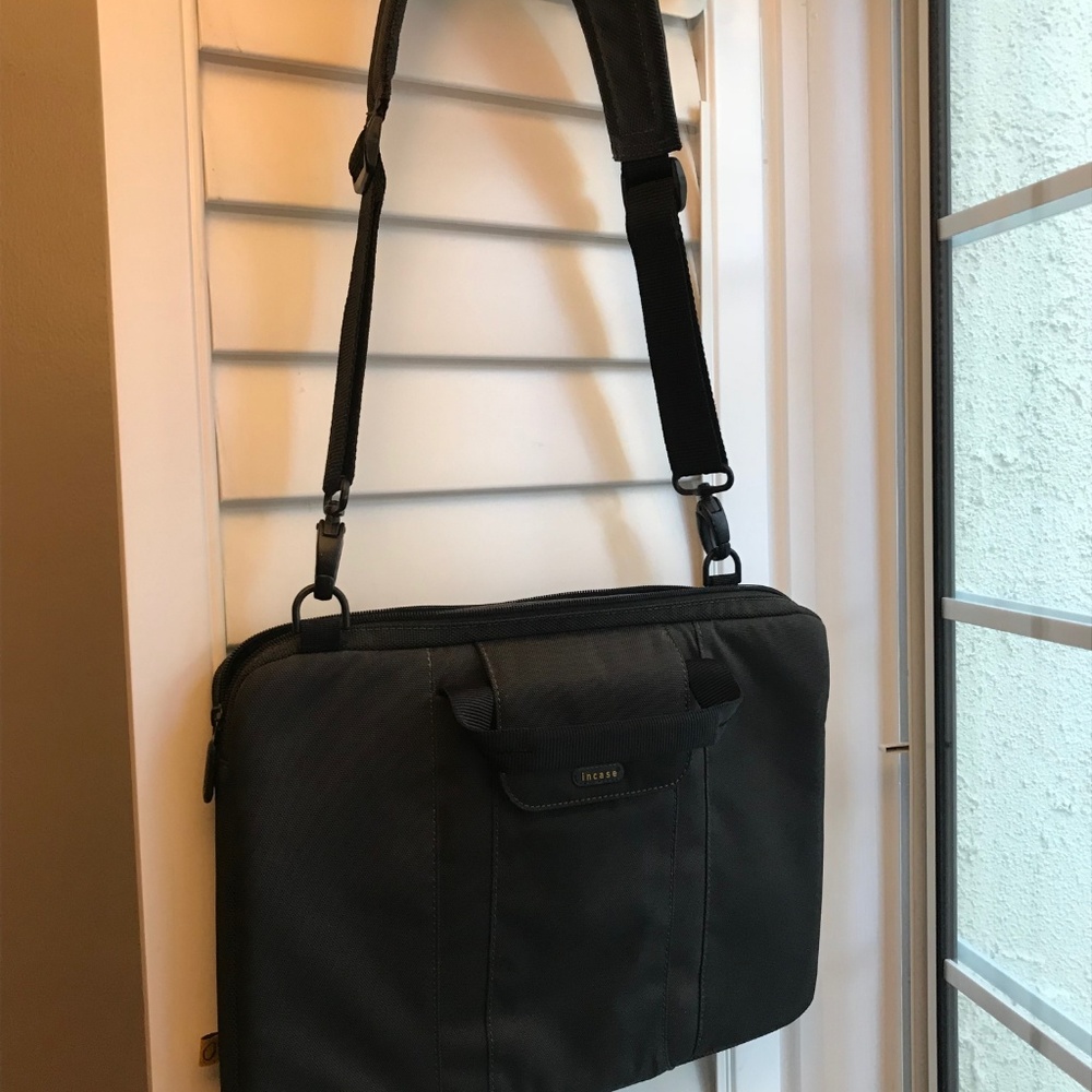 INCASE Nylon Bag - Picture 5 of 8